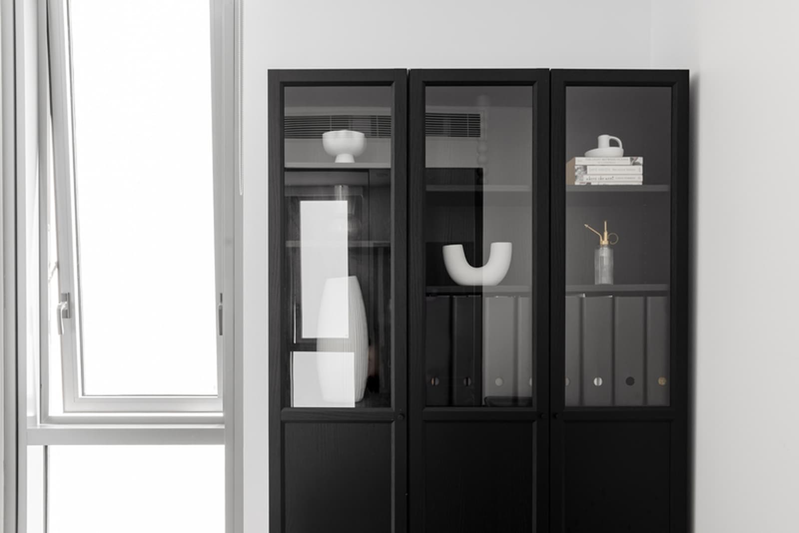 Calm organised living room with moving boxes and storage zones for a Sydney packing service comparison guide