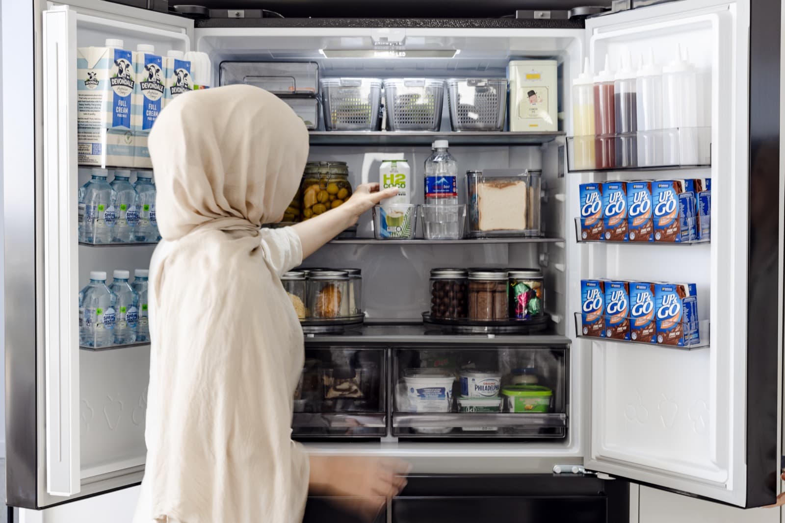 Fridge organisation with food storage and zoning solutions